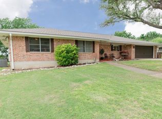 104 Westwood Ln, Kerrville, TX 78028