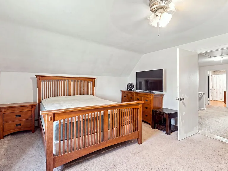 52 Linden St #2 — Photo 9