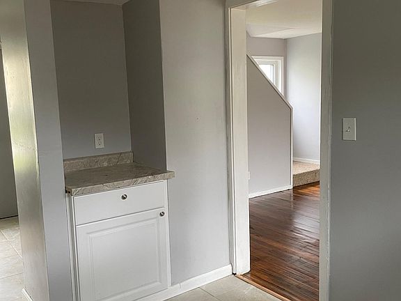 2nd image of 32617 Montcalm St