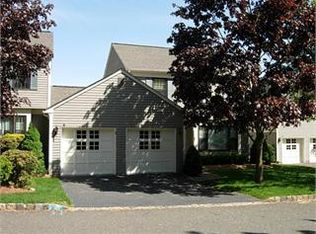 4 Forest Dale Dr, Morristown, NJ 07960