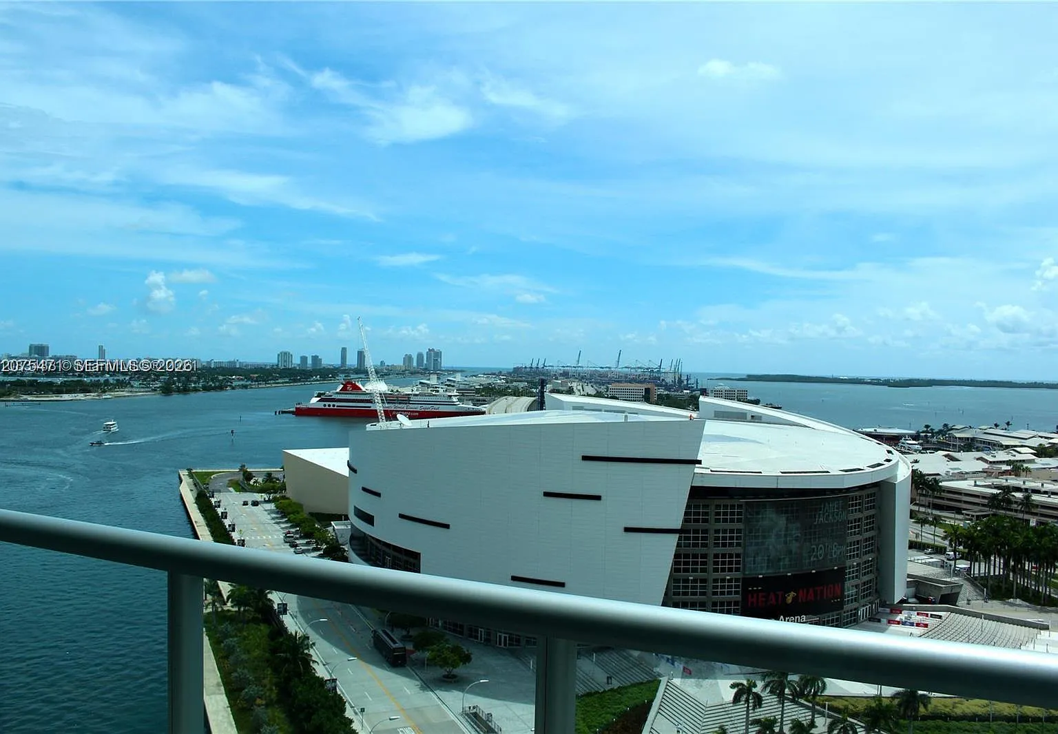 Marinablue Condo — Photo 3