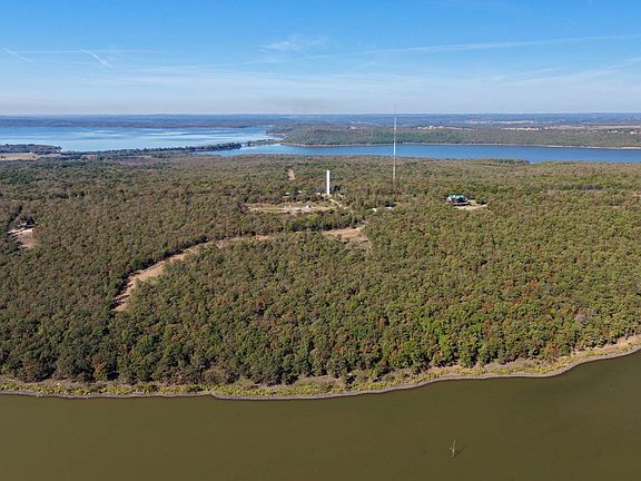 4th image of 1372 Bristow Point Rd