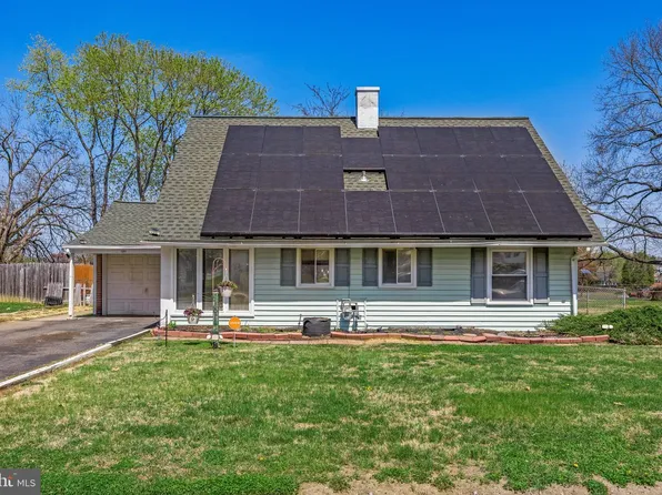 181 Pageant Ln, Willingboro, NJ 08046