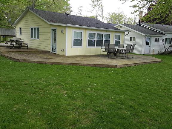3rd image of 3213 Shady Ln