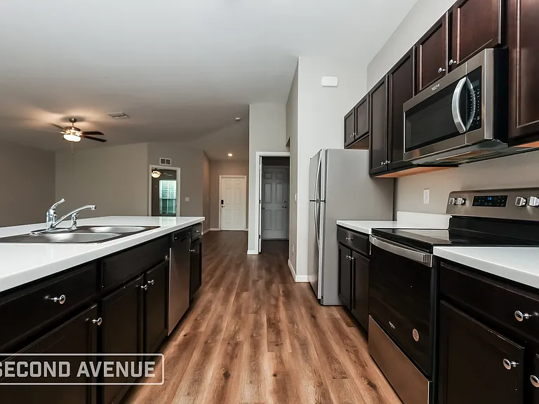 3908 23rd St SW — Photo 3