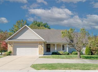 200 NE Clubhouse Dr, Lees Summit, MO 64086