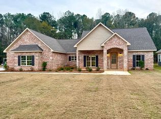 142 Lenox Ln, Columbus, MS 39702