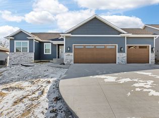 3475 Edgebrooke Dr, Marion, IA 52302