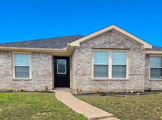 2467 Mallory Ln, Lancaster, TX 75134