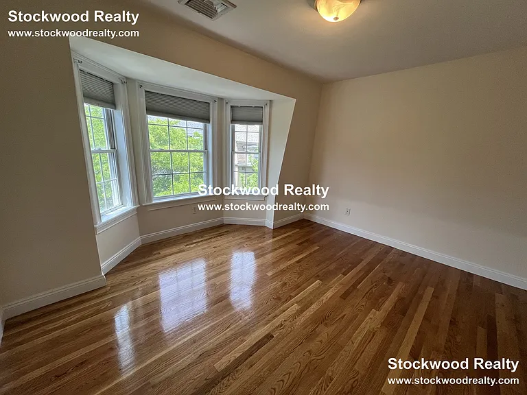 16 Gates St #3 — Photo 24