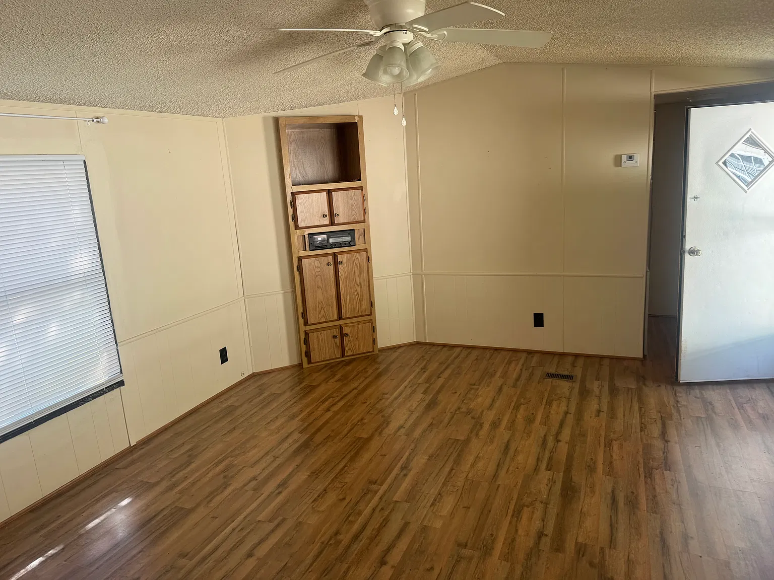 2 bed, 850 sqft, $975 — Photo 1