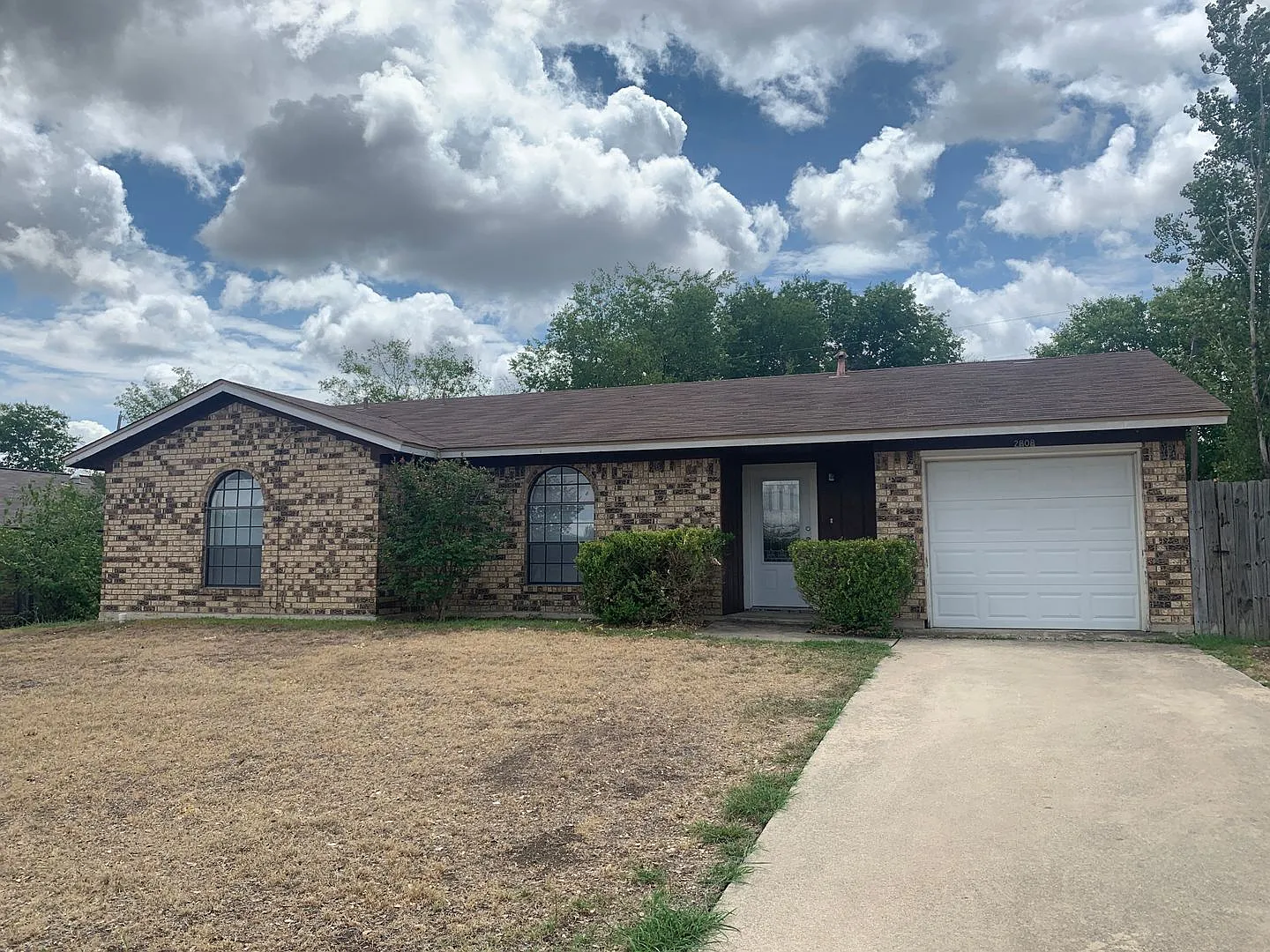 3 bdrm 1.75 bath — Photo 2
