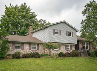 10401 Saint Rene Rd, Jeffersontown, KY 40299