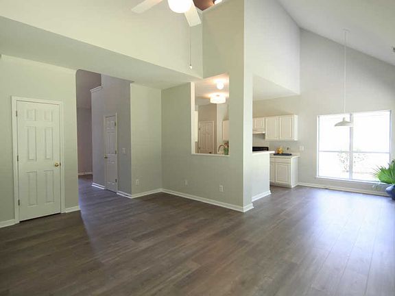 3rd image of 4013 Harleston Green Ln