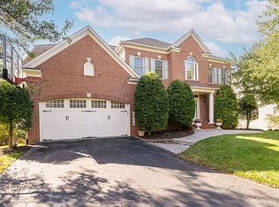 9912 Willow Tree Ter, Rockville, MD 20850