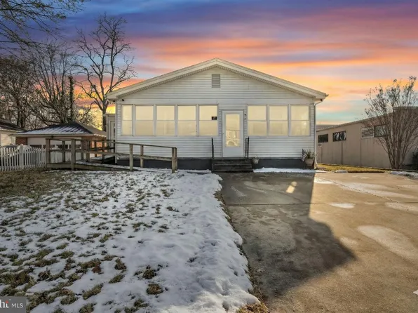 318 E Emaus St, Middletown, PA 17057