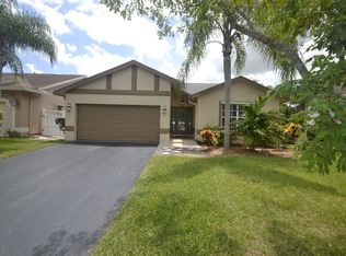 9950 NW 53rd Ct, Pompano Beach, FL 33076