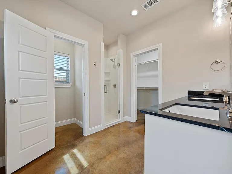 2409 Sloan Cir #A — Photo 6