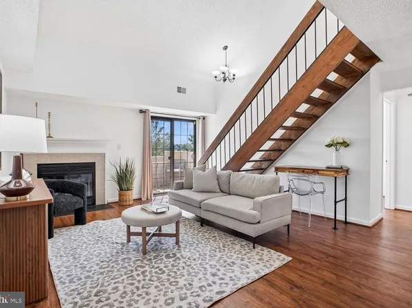 6931 Mary Caroline Cir APT I, Alexandria, VA 22310