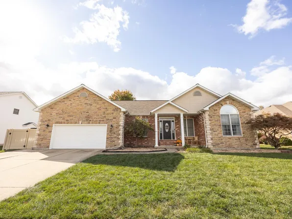 1131 Hunters Trl, Mascoutah, IL 62258