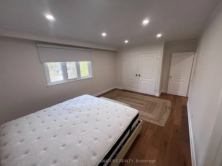195 Upper Canada Dr — Photo 15