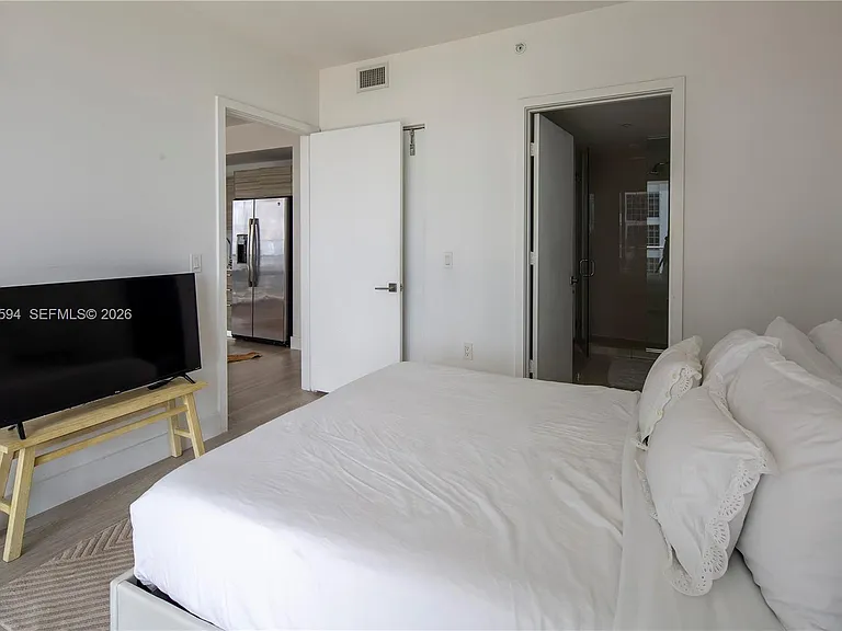 121 NE 34th St #2701 — Photo 16