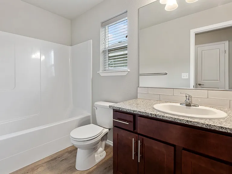 8503 N Sylvia St — Photo 7