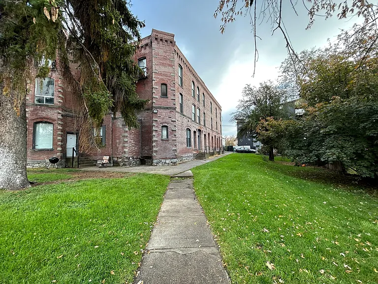 Natalie Apartments! — Photo 1