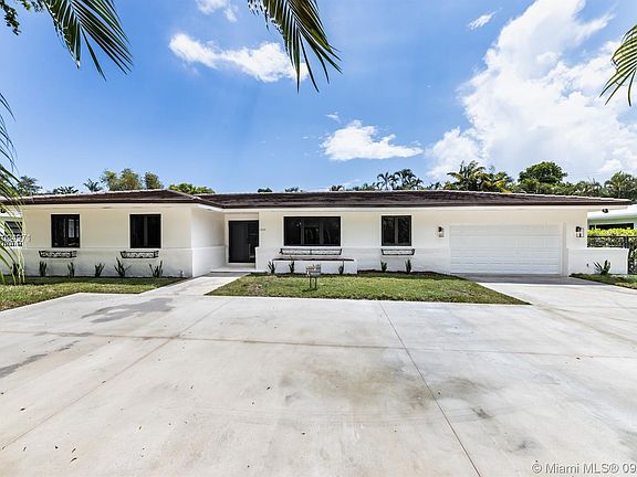 3rd image of 1360 Campamento Ave