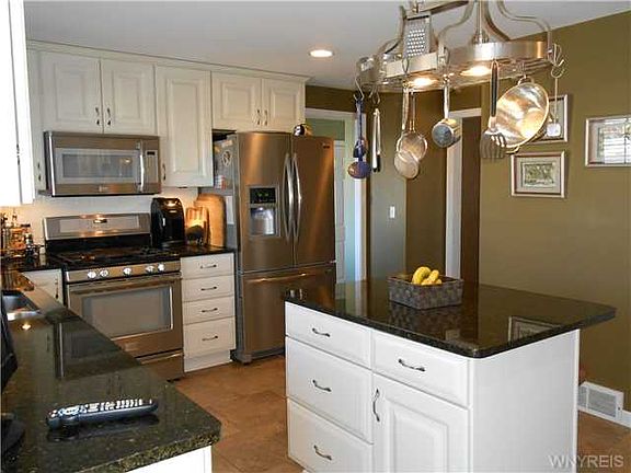 2nd image of 94 Dawnbrook Ln