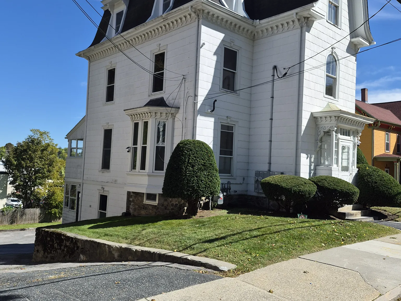 68 Newton St — Photo 1