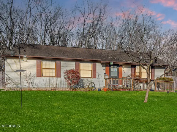 42 Pearl Drive, Howell, NJ 07731