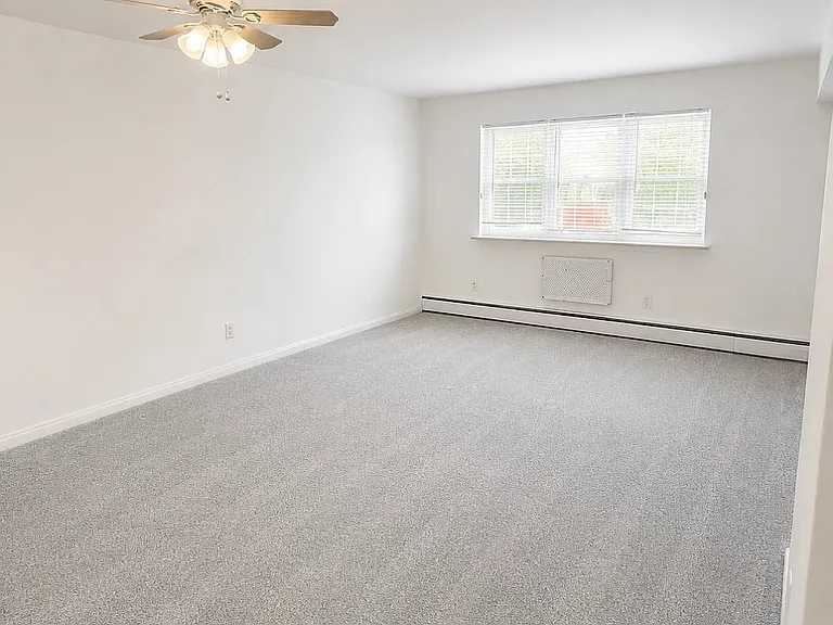 5845 78th St #3R — Photo 4