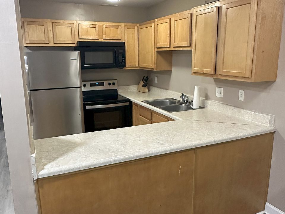 2nd image of 111 Berry St APT 2