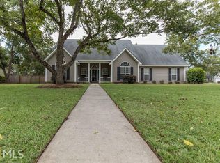 100 Pond Dr, Kathleen, GA 31047