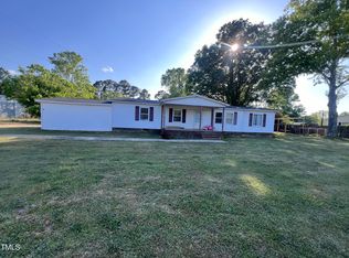 22 Lee Butler Ln, Dunn, NC 28334