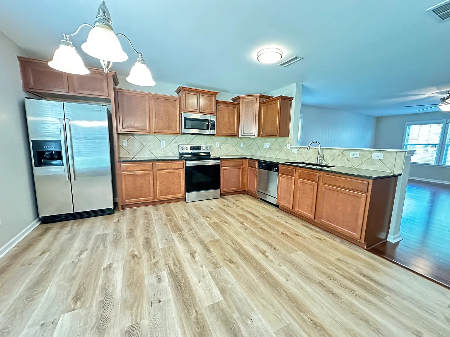 1044 Joselynn Drive — Photo 2