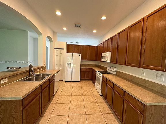 3rd image of 4438 W Whitewater Ave