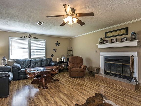 2nd image of 204 N Ward Dr