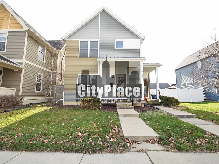 1223 E New York St — Photo 1