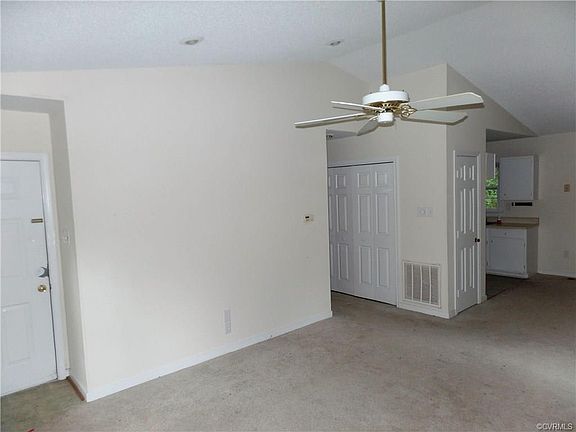 5th image of 7411 Noble Ave