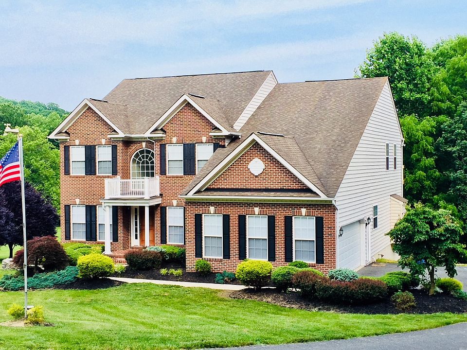 2nd image of 725 Millwood Dr