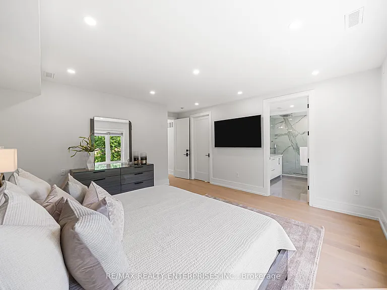 1362 Kenmuir Ave — Photo 28