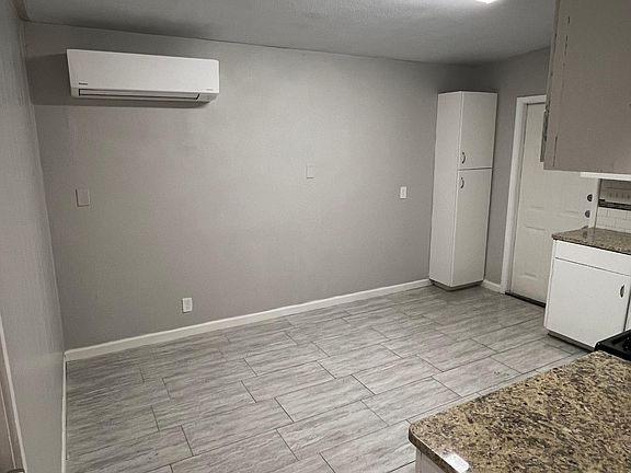 5th image of 142 Ashford Dr