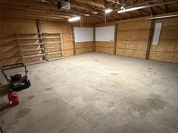 5th image of 1547 Hay Ave