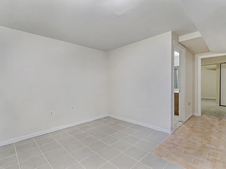 4905 Whitfield Chapel Rd — Photo 23