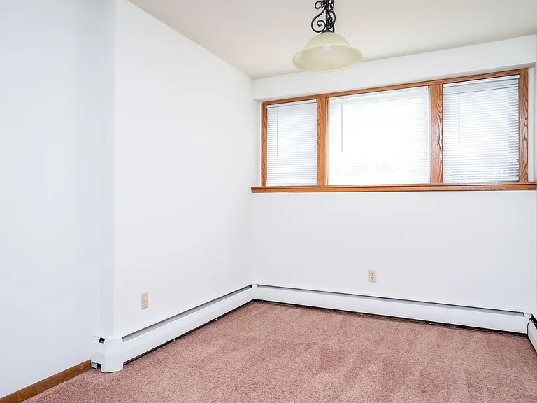 Rose Mall Apartments — Photo 56