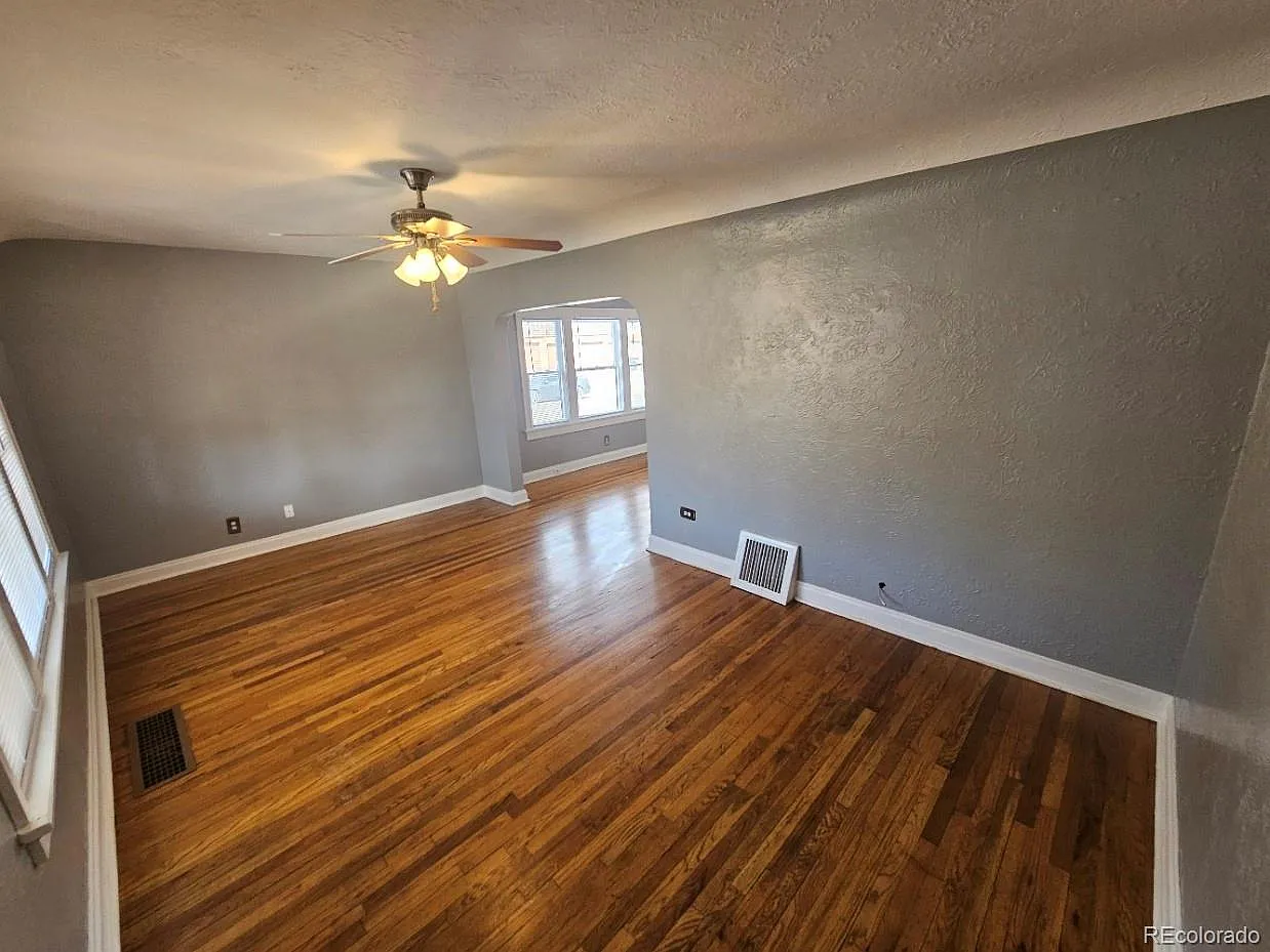 2 bed, 1.0 bath, 921 sqft, $1,750 — Photo 4