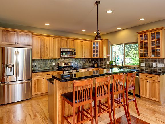 4th image of 4525 Glen Meadows Pl