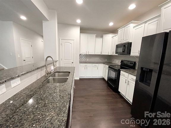 2nd image of 3605 Moorhen Ln